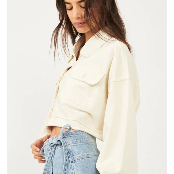 Free People Saturday Shirt Jacket Cropped Button Up Front Pockets Ivory White - Picture 2 of 5